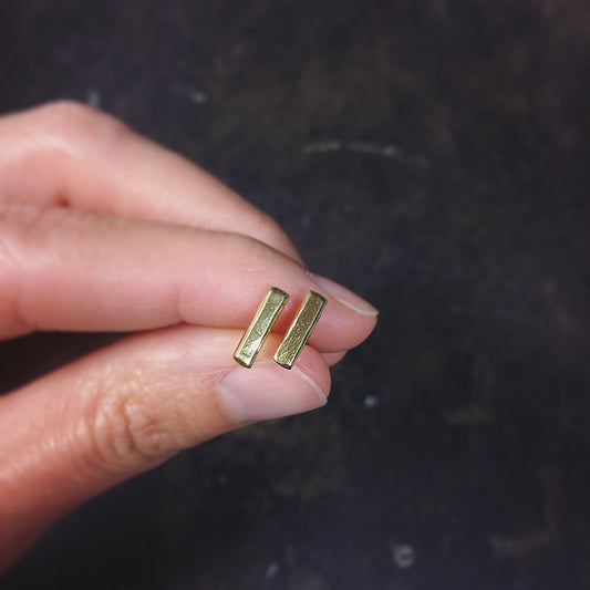 simple hammered bar studs