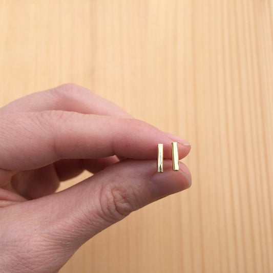 skinny hammered bar studs