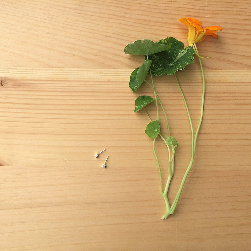 mini cube studs in sterlind silver with flower